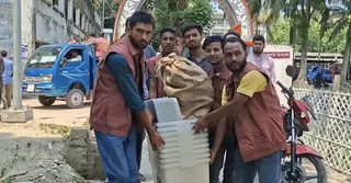 শেরপুরে ৩ আসনের ভোটকেন্দ্রে পৌঁছচ্ছে নির্বাচনি সরঞ্জাম